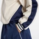 Жіночий бежевий реглан New Balance Satin Woven Pullover 38 (M) (WT61145ILIN) - зображення 6