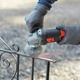 Угловая шлифмашина BLACK+DECKER BEG220 - изображение 4