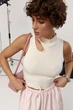 В'язана коротка майка з вирізом - молочний цвет, ONE SIZE - изображение 5