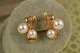 Серьги Xuping Jewelry Бант с двумя крупными жемчужинами 2,1 см золотистые - изображение 1