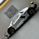 Коллекционная металлическая модель автомобиля Lamborghini Revuelto инерционная со светом, звуком и паром, хром 1:24 - изображение 4
