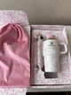 Термокружка Stanley 1913 x LoveShackFancy Coquette Bow – Chantilly® H2.0 FlowState™ Tumbler | 20 OZ 591 мл в подарочной коробке белый с розовым - изображение 6