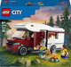 Zestaw klocków LEGO City Wakacyjny kamper pełen przygód 385 elementów (60454) - obraz 1