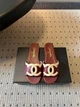 Жіночі червоні босоніжки-шльопанці Chanel Шанель зі шкіри 37 розмір - зображення 1