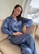 Женская атласная пижама рубашка с длинным рукавом и брюки с принтом в сердечки пижамный комплект для дома из атласа на пуговицах Синий M - изображение 6