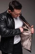 Куртка чоловіча з еко-шкіри на хутрі без капюшона 2XL чорна 5132296s5 - изображение 3