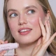 Кремовые румяна и хайлайтер в стике Wander Beauty On-the-Glow Blush & Illuminator (Dusk, Nude Glow) 5.5+6 g - изображение 4
