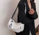 Женская сумка через плечо Fashion (белая) стильная кроссбоди сумка с широким ремнем - изображение 4