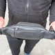 Мужская бананка из натуральной кожи черная (поясная, через плечо) 31х12х7 см Qvant (025) - Черная - изображение 5