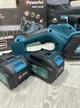 Акумуляторна ланцюгова пила Krafftec з автоматичним мастилом електропила для обрізання дерев і розпилювання деревини з шиною 12 дюймів та двома акумуляторами 52V/6Ah - зображення 7