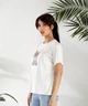 Футболка женская из кулира с принтом свободного кроя весенняя G&M k-128386 42-46 Размер цвет белый - изображение 4