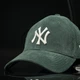 Вельветова зелена кепка New Era New York Yankees 39THIRTY S/M Stretch Fit Cap 60580837 - зображення 3