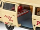 Збірна модель 1:24 автомобіль з фільму "Дивні дива" VW T3 Bus "Surfer Boy" Revell 07725 - зображення 4