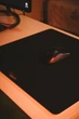 Стеклянный игровой коврик для мыши 490×420 мм Black glass pad из закаленного стекла 3 мм, гласпад со сплошной силиконовой основой 1 мм, совместимый с Optical и Laser мышами gp01bl Чорний 490×420 мм (999688) - изображение 8