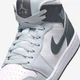 Кроссовки женские Jordan 1 Mid 38.5 Серый BQ6472-113 - изображение 6