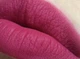 Рідка помада з матовим фінішем Nyx Soft Matte Lip Cream Prague SMLC18 ягідна фуксія 8 мл - зображення 2
