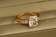 Кольцо Xuping Jewelry Большой прямоугольник с белым камнем р 20 золотистое - изображение 2
