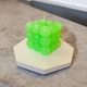 Свічка куб парафінова свічка bubble куб ручної роботи декоративна свічка з парафіну світлий зелений неоновий без аромата - зображення 4