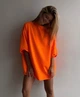 Женская однотонная футболка oversize / Оранжевый one-sizе - изображение 2