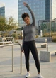 Женский рашгард на молнии для тренировок и повседневности кофта спортивная с длинным рукавом и вырезом для пальца L Серый (70299) - изображение 7