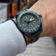 Чоловічі наручні годинники Aviator V.1.37.7.305.4 - изображение 5