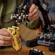 Конструктор Екскаватор Volvo EC500 Hybrid для хлопчиків сумісний Підйомний кран будівельний - зображення 5