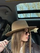 Жіночий капелюх Федора з ланцюжком бежевий - изображение 6
