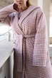 Пальто жіноче рожевого кольору з принтом Fashion розмір 46-48 (213198) - зображення 4