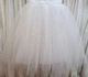 Праздничное платье-маечка для девочки с ручной вышивкой бисером и пайетками 116 см белое - изображение 6