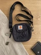 Сумка месенджер через плече Carhartt чорний - зображення 1