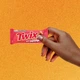 Шоколадний батончик Twix Chocolate Torta de Morango 40г - зображення 5