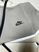 Кофта Tech Fleece з капюшоном на застібці біло-сірого колору, розмір M - изображение 2