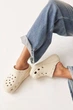 Крокси жіночі на платформі Crocs Classic Crush Bone 36 (EU 36-37) бежеві - изображение 1