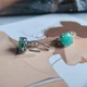 Серебряные серьги с натуральным изумрудом 4.525ct (2206330) - изображение 5