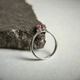 Срібна каблучка з натуральним рубіном 1.113ct, вага виробу 1,68 гр (2187929) - зображення 2