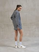 Летний женский костюм из натуральной ткани (рубашка + шорты) легкий oversize повседневный комплект для дома и прогулок Leglo - 2XL Silver - изображение 4