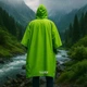 Дощовик туристичний 220×140 см One Size дощовик пончо для туризму плащ для риболовлі та полювання Яскраво-зелений - зображення 2