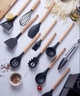 Кухонний набір 19 предметів Kitchenware set, силіконові аксесуари для кухні з подвійною підставкою та обробною дошкою, кухонні ножі з нержавіючої сталі, стильний набір приладдя для кухні, чорний - зображення 8