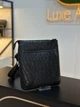 Сумка месенджер крос-боді через плече чоловіча Armani Exchange чорна з тисненим логотипом - зображення 6