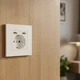 Розетка Coswall із заземленням і 2 USB-портами Пластик Біла - зображення 5