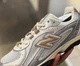 Кросівки жіночі 204L White/Metallic/Beige розмір 43 - зображення 4
