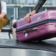 Брелок BELKIN для AirTag/AirTag2 с крючком для рюкзака защитный, белый - изображение 3