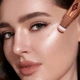 Рідкий хайлайтер Charlotte Tilbury Beauty Light Wand (Spotlight) - изображение 4