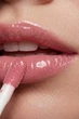 Блеск-масло для губ Ukrainian Rose Infused Lip Balm & Oil Damask Rose Нежно-розовый 7 мл - изображение 2
