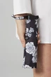 Парасолька жіноча Fulton L340 Miniflat-2 Black and White Floral (Черно-белые цветы) - зображення 4