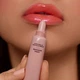 Блиск для губ Kiss Me Intense Hydrating Lip Treatment - Липке Морозиво (8 ml) - зображення 3
