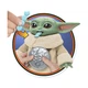 Interaktywna figurka Grogu Hasbro Star Wars The Mandalorian and Grogu – Snackin’ Grogu 16.5 cm (G3087) (5010996361042) - obraz 5