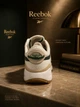 Кросівки жіночі Reebok Racer Lifestyle, замша/текстиль, білі/зелені/бежеві, розмір 39 (USA-8.5) 25.5 см - зображення 3