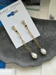 Сережки "Golden pearls" з барочною перлиною і ланцюжками ELBET - изображение 3