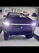Колекційна металева лита модель автомобіля Tesla CyberTruck зі світлом, звуком чорна 1:24 - зображення 11